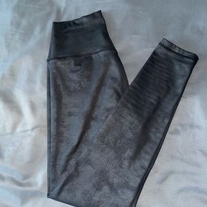 ETHOS magic all day leggings leather look